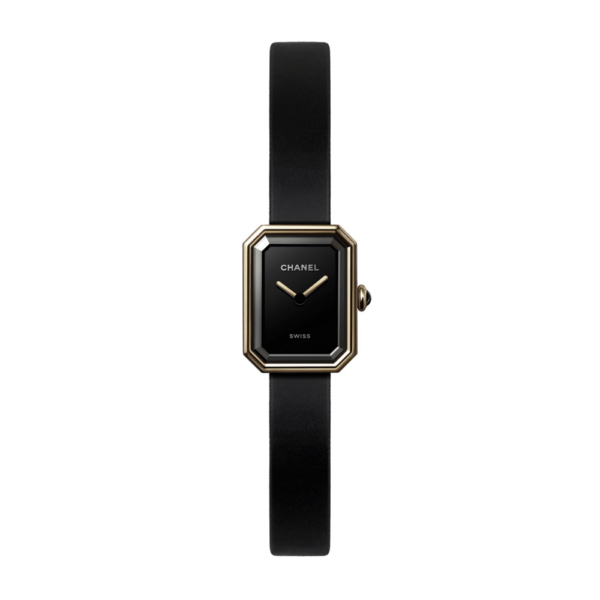 Semaine artist Sabine Getty wears première velours watch by CHANEL