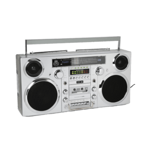 Semaine tastemaker Pixie Geldof uses boombox